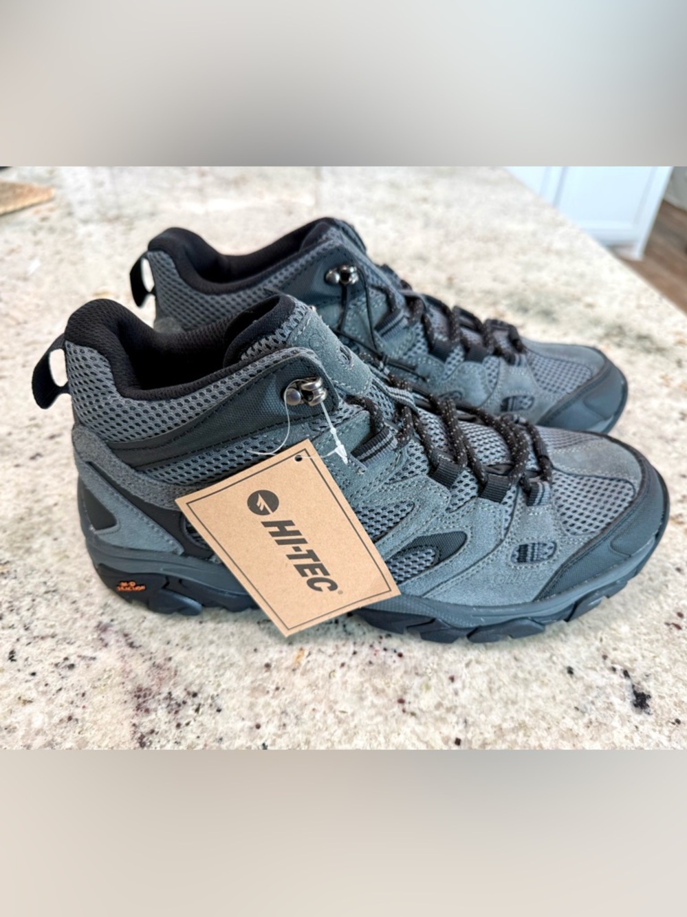 HI-TEC MEN'S RAVUS MID HIKING BOOTS "NWT"